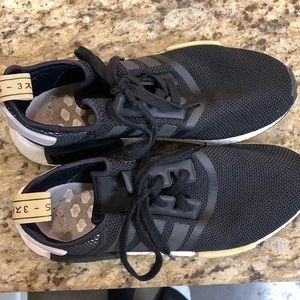 womens adidas nmd’s size 9.5